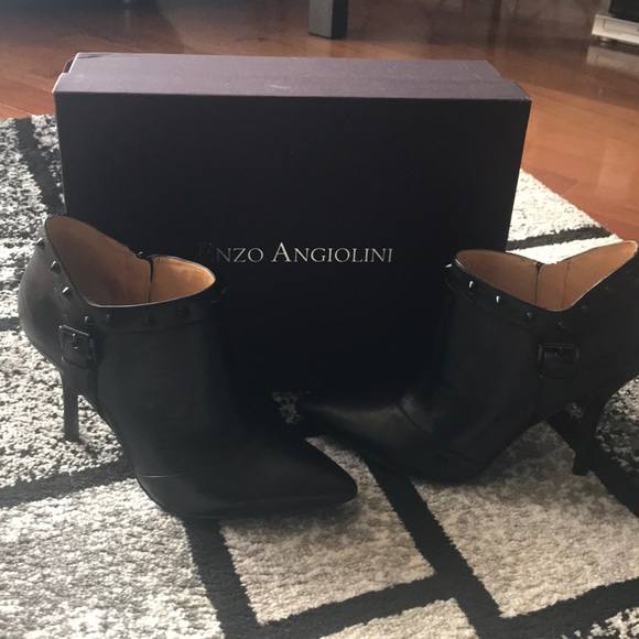 Fabulous 2 1/2 inch Black Enzo Angiolini Booties - Picture 2 of 8